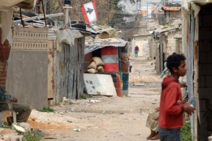 العمل اللبنانية تخفف القيود على عمل اللاجئين الفلسطينيين في مهن كانت محظورة