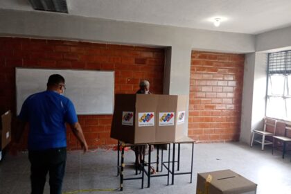 انتخابات ديمقراطية في فنزويلا