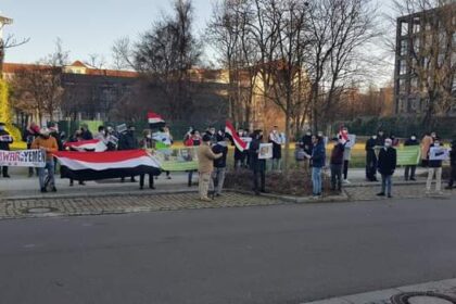 برلين وقفة تضامنية تنديدًا بالعدوان على الشعب اليمني