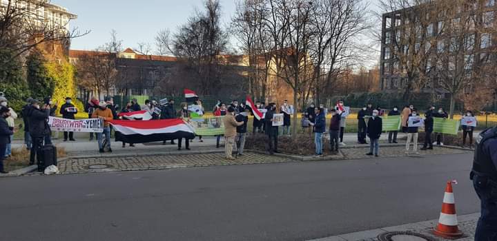 برلين وقفة تضامنية تنديدًا بالعدوان على الشعب اليمني